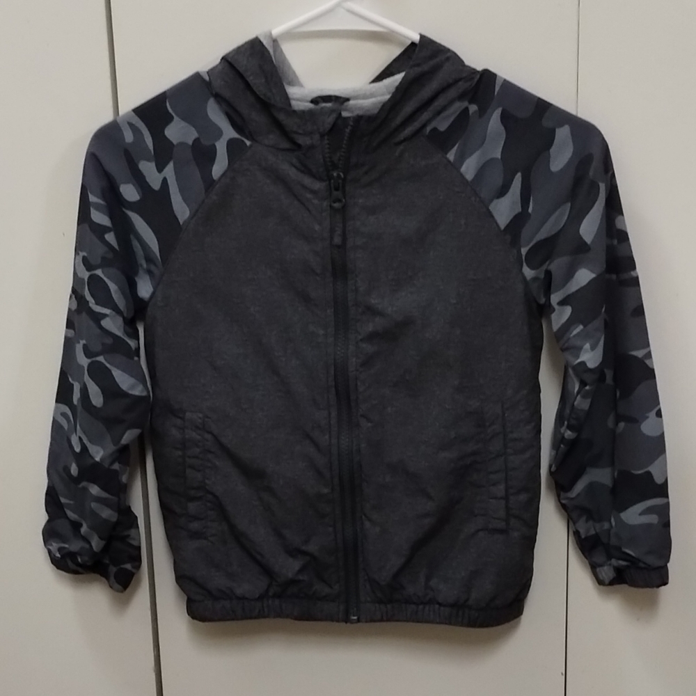 Kids OshKosh Grey / Camo Sleeve Jacket With Hood Size 6